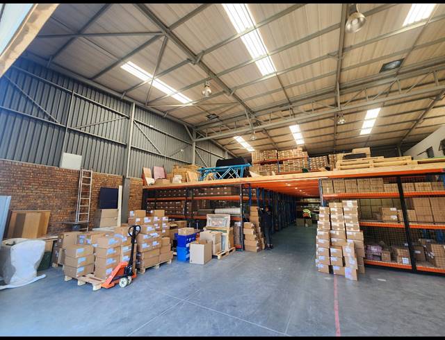 602M² WAREHOUSE FOR SALE IN MEADOWDALE
